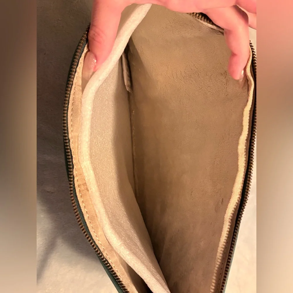 Green and Cream Laptop Sleeve